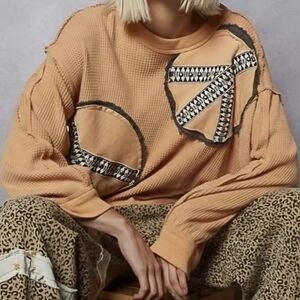 POL Waffle Knit Peace Pullover Sz M Peach